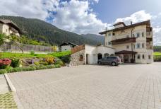 Hotel Fernblick - Parkplatz und Zugangsweg